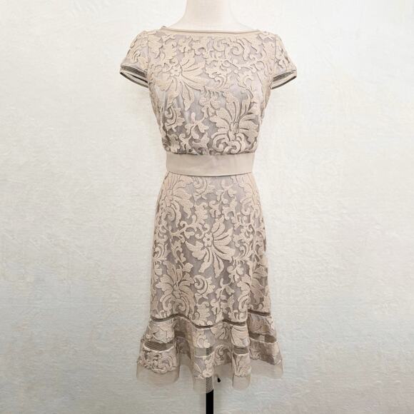 NWT Tadashi Shoji Lace Horsewire Dress Beige Boat Neck Wedding Cocktail Size 6 - Picture 3 of 16